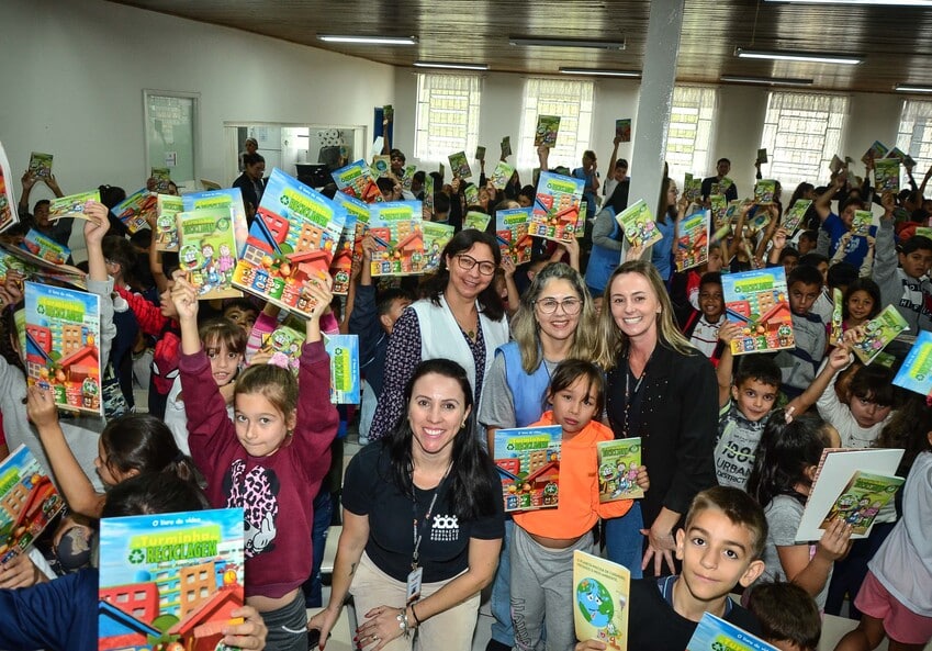 Frigorífico Aurora Coop Castro/PR celebra aniversário com Ação Cooperada