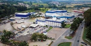 A Pamplona Alimentos, especialista em carne suína há 77 anos, acaba de anunciar sua nova plataforma de e-commerce B2B, criada para atender clientes corporativos e centralizar o acesso a todo o portfólio da marca em um ambiente digital único. A iniciativa faz parte da estratégia da fabricante de ampliar a presença nos canais online e simplificar o processo de compra, permitindo que parceiros comerciais encontrem produtos e informações em um mesmo espaço.