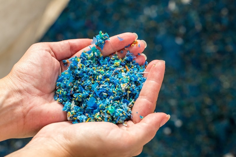 Ambiental, da JBS, bate recorde e recicla 7,6 mil toneladas de plástico em 2025