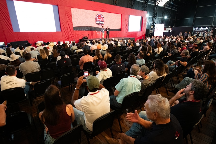 Programação da Feicorte 2026 reunirá especialistas nacionais e internacionais para debater o novo ciclo de alta da pecuária