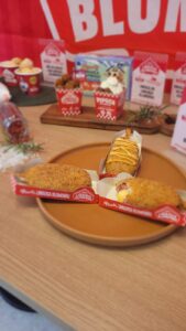 Picolé de linguiça Blumenau é novidade gastronômica da 41ª Oktoberfest Blumenau
