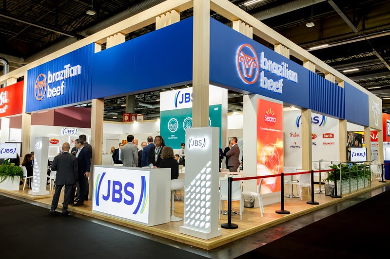 JBS reúne operações globais na SIAL Paris 2026